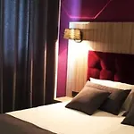 Nemea Quai Victor Centre 图尔