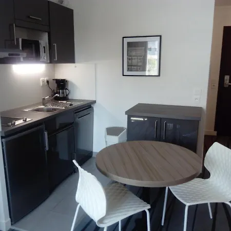 Nemea Quai Victor Centre 3*