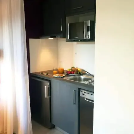 Nemea Quai Victor Centre מלון דירות