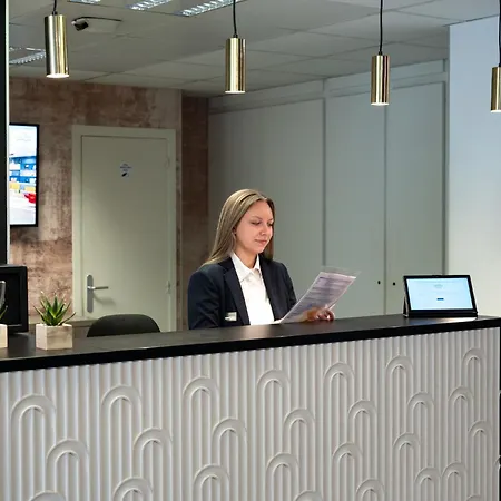 Nemea Quai Victor Centre