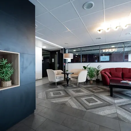 Aparthotel Nemea Quai Victor Centre 3*