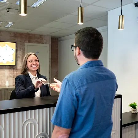 Aparthotel Nemea Quai Victor Centre 3*