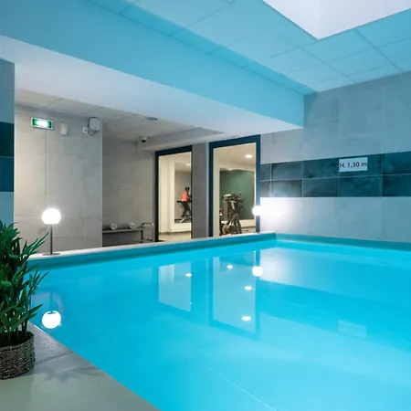 Nemea Quai Victor Centre تور