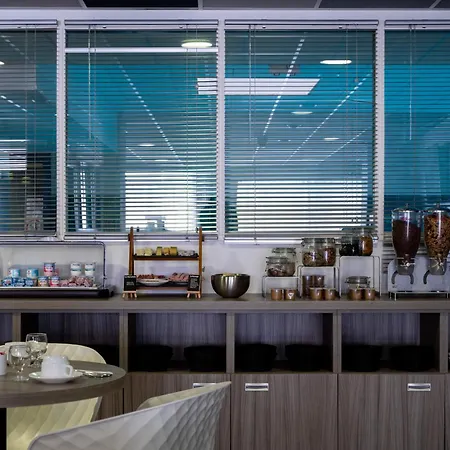 Aparthotel Nemea Quai Victor Centre 3*