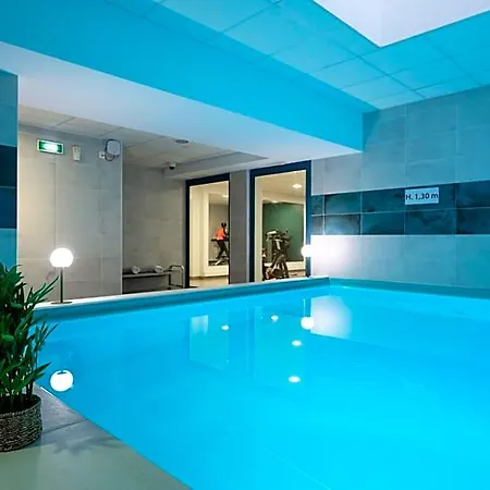 Nemea Quai Victor Centre 图尔