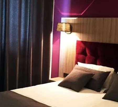 Nemea Quai Victor Centre Tours