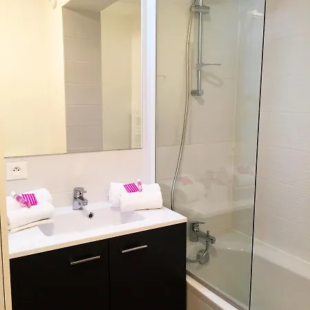 Nemea Quai Victor Centre 3* טור