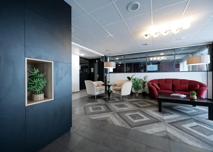 Aparthotel Nemea Quai Victor Centre 3*