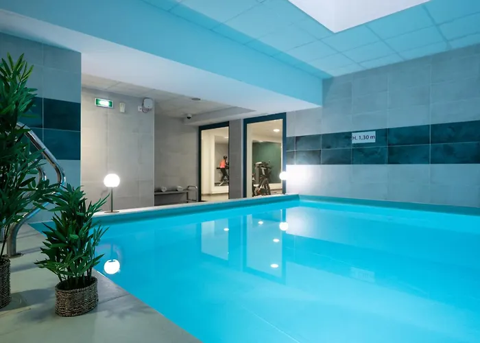 Nemea Quai Victor Centre 图尔