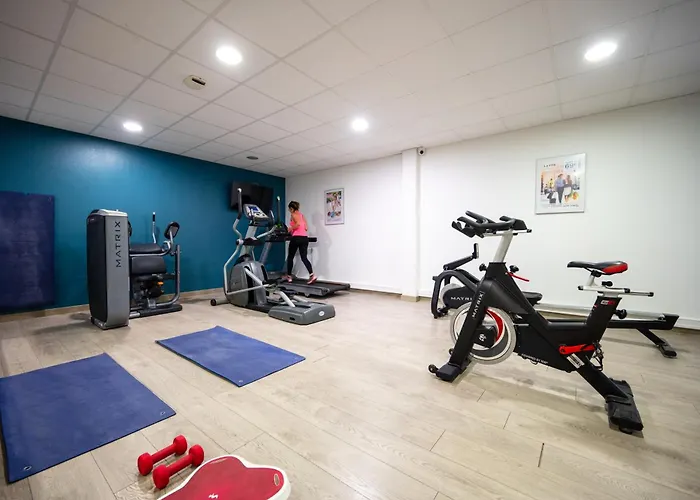 Aparthotel Nemea Quai Victor Centre 3*